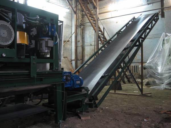 Ленточный конвейер для стружки
