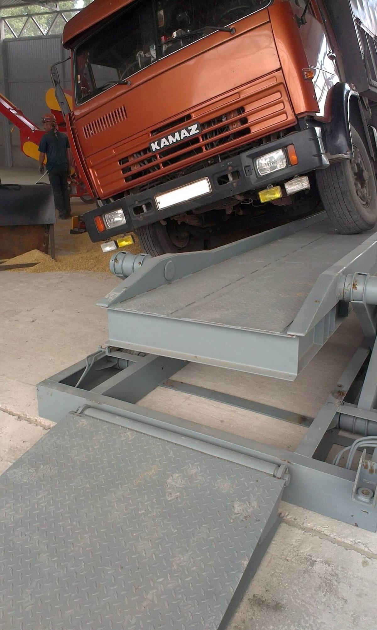 Передвижной автомобилеразгрузчик РАП-60